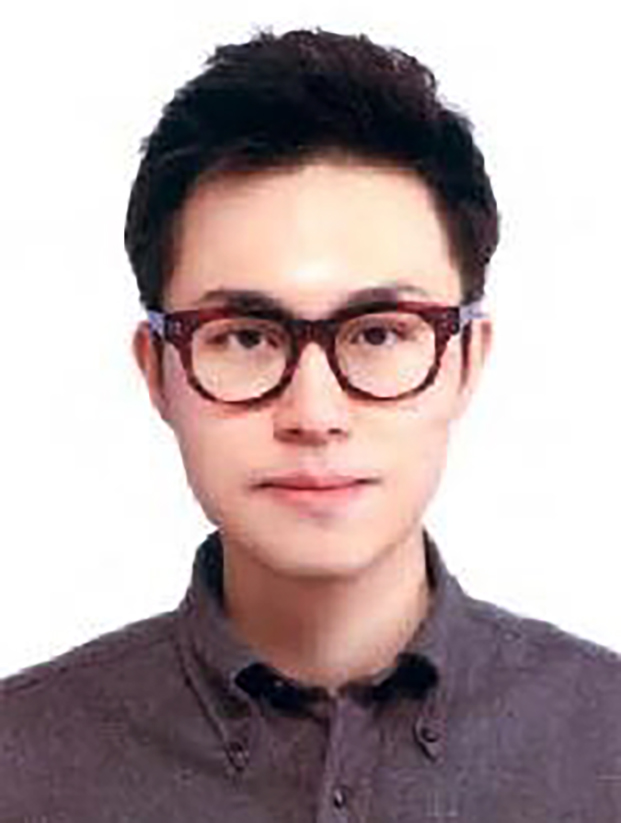 민 배 현 사진